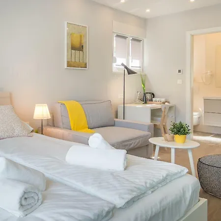 4 Elements Old Town Views Guest house