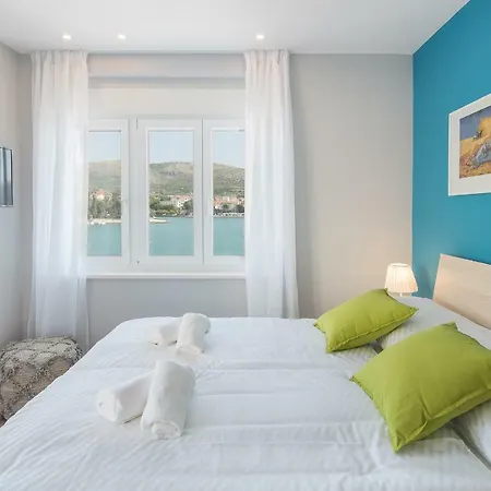 4 Elements Old Town Views Guest house