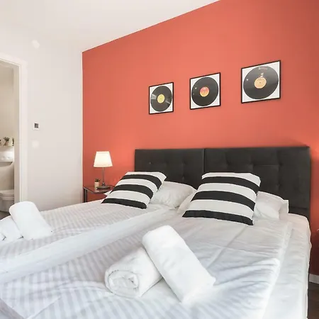 4 Elements Old Town Views 4* טרוגיר