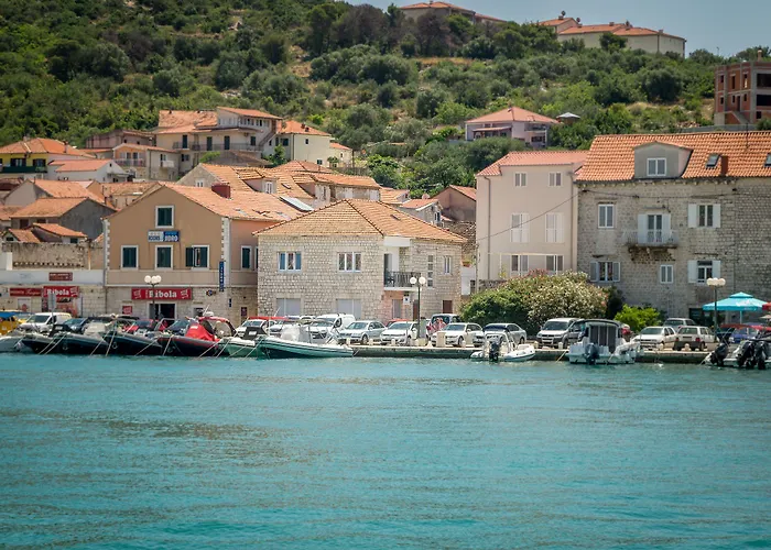 4 Elements Old Town Views 4* טרוגיר