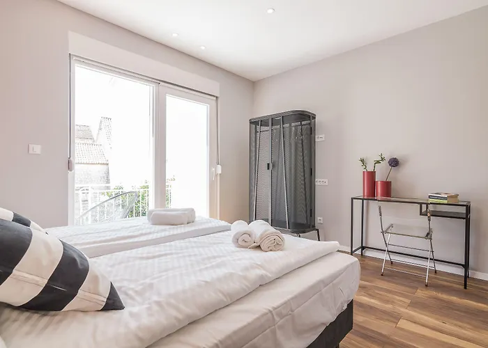 4 Elements Old Town Views