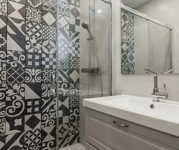 4 Elements Old Town Views בית הארחה 4*