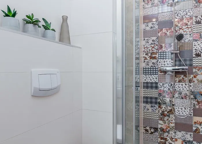 4 Elements Old Town Views בית הארחה טרוגיר