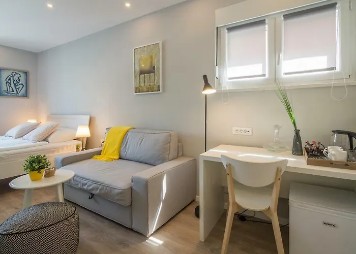 4 Elements Old Town Views 4* טרוגיר