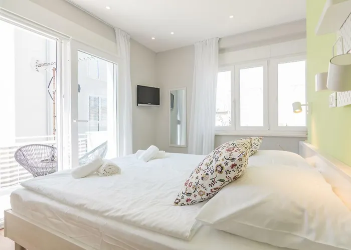 4 Elements Old Town Views 4* טרוגיר