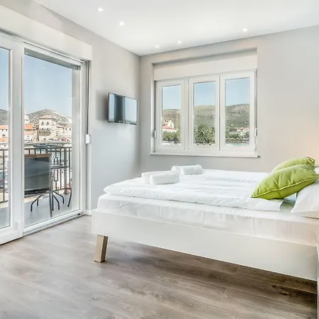 4 Elements Old Town Views 게스트하우스 트로기르