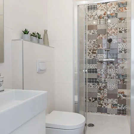 4 Elements Old Town Views 트로기르