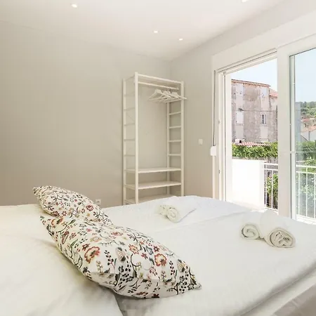 4 Elements Old Town Views Pensionat 4*
