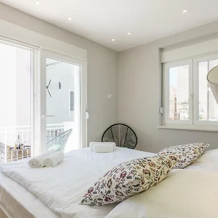 4 Elements Old Town Views 4* 트로기르