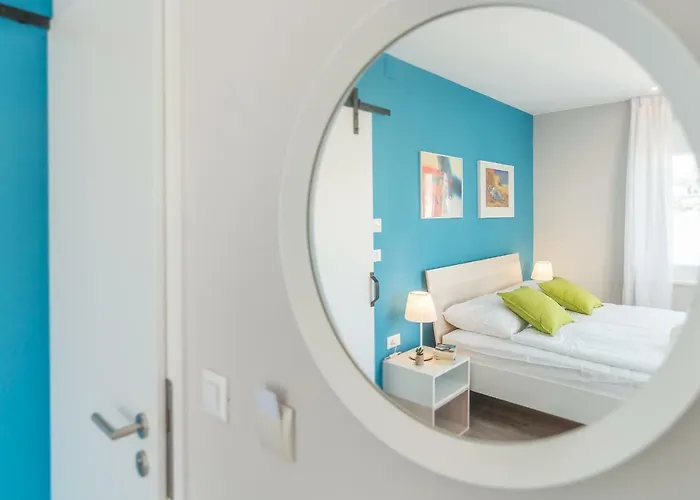 Πανσιόν 4 Elements Old Town Views