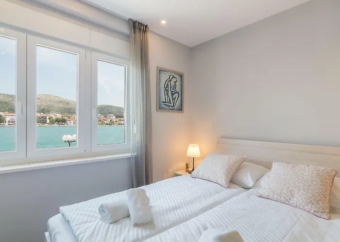 4 Elements Old Town Views 4* Τρογκίρ