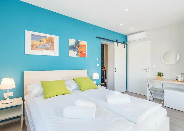 Πανσιόν 4 Elements Old Town Views 4*